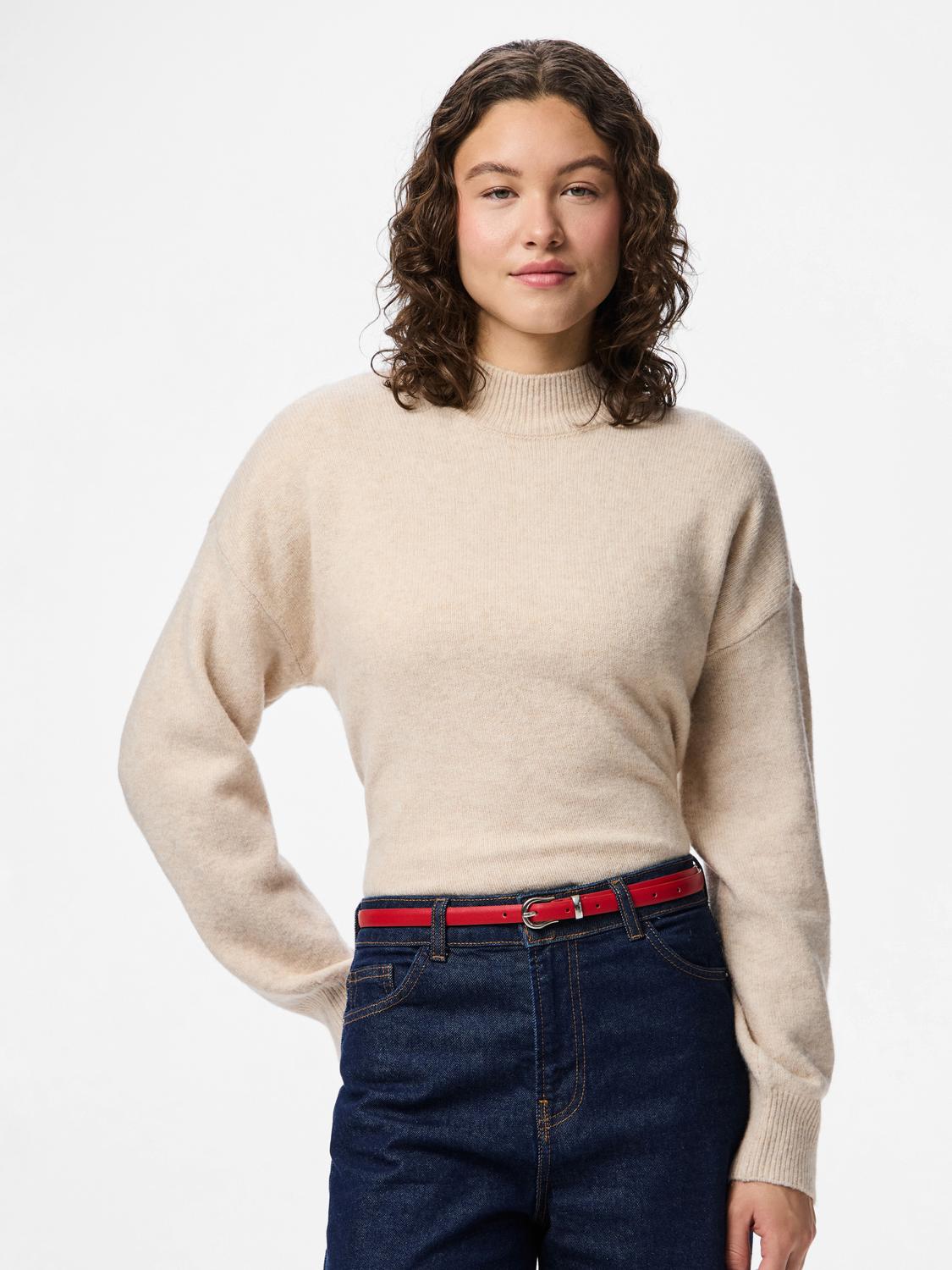 model_shot-front_full